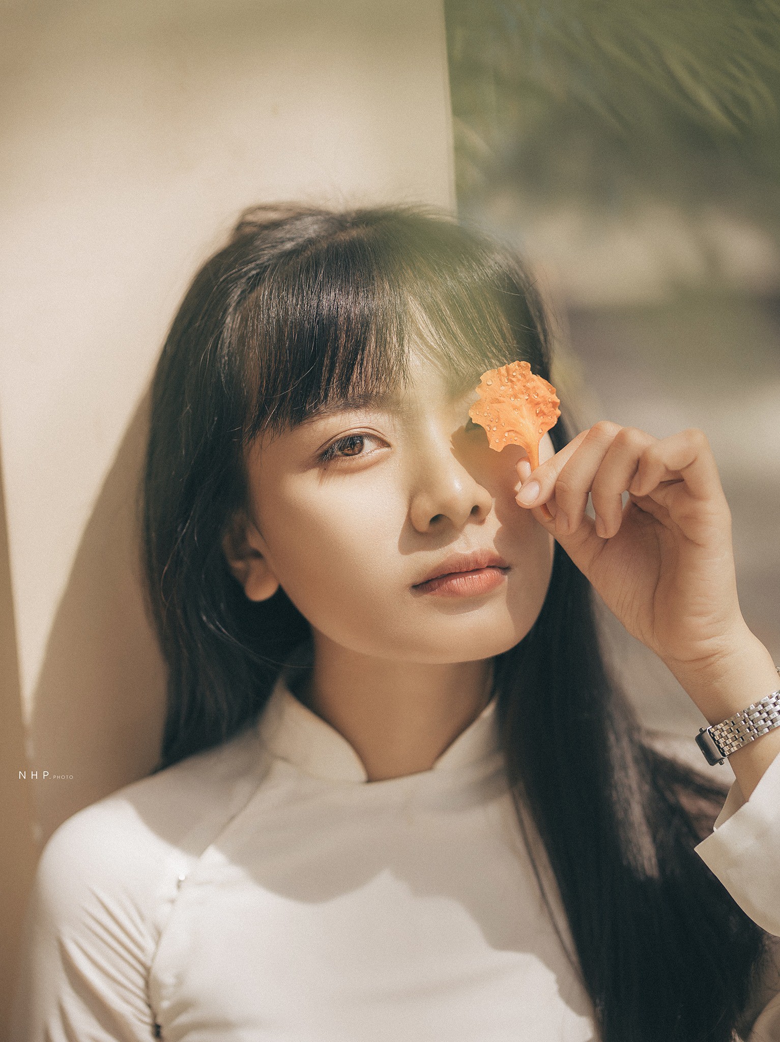 Cặp chị em sinh đôi Vũng Tàu sở hữu đôi mắt đẹp hút hồn trong loạt ảnh chia tay trường cấp 3